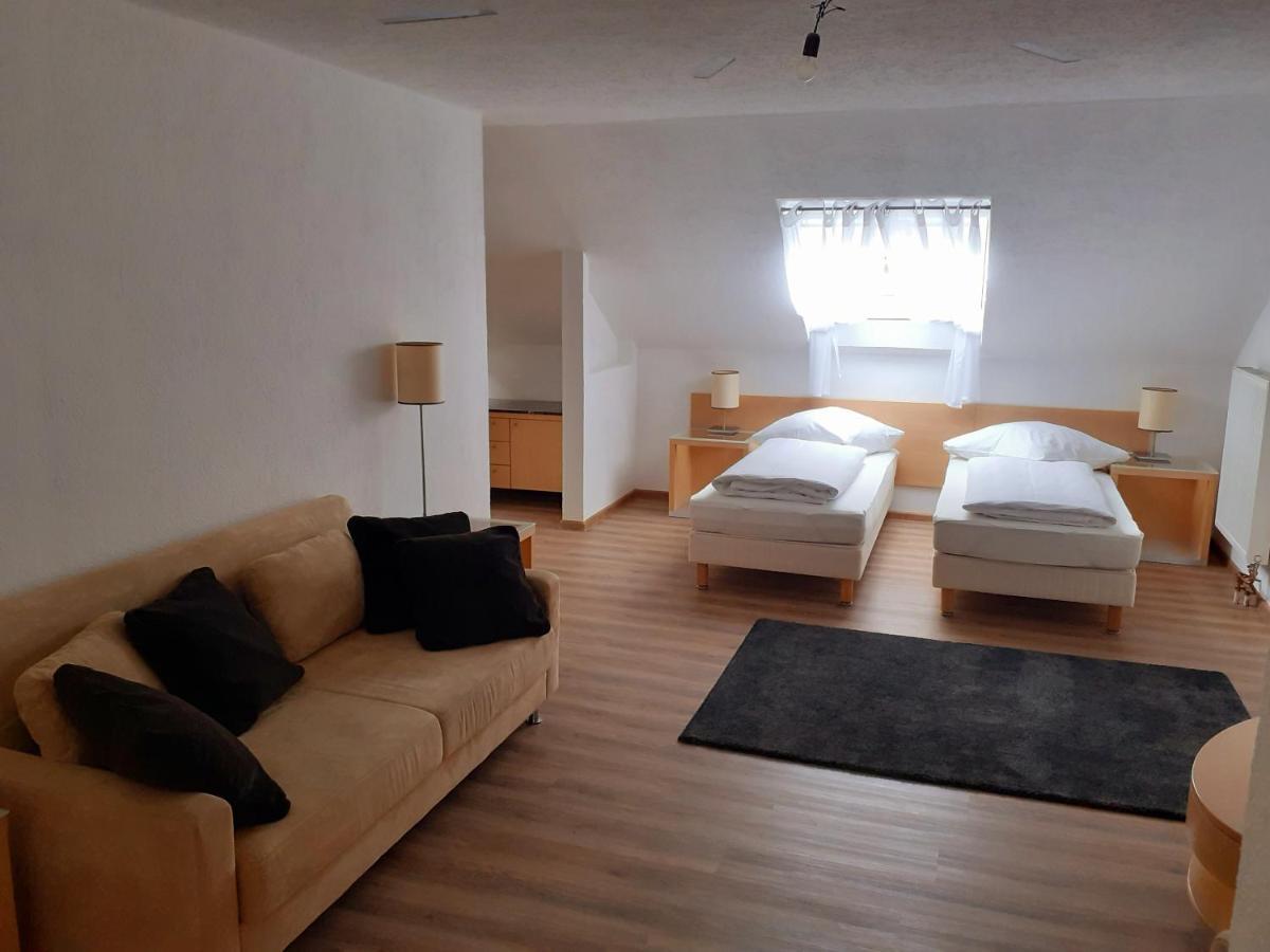 Apartment City Metzingen Ройтлинген Экстерьер фото